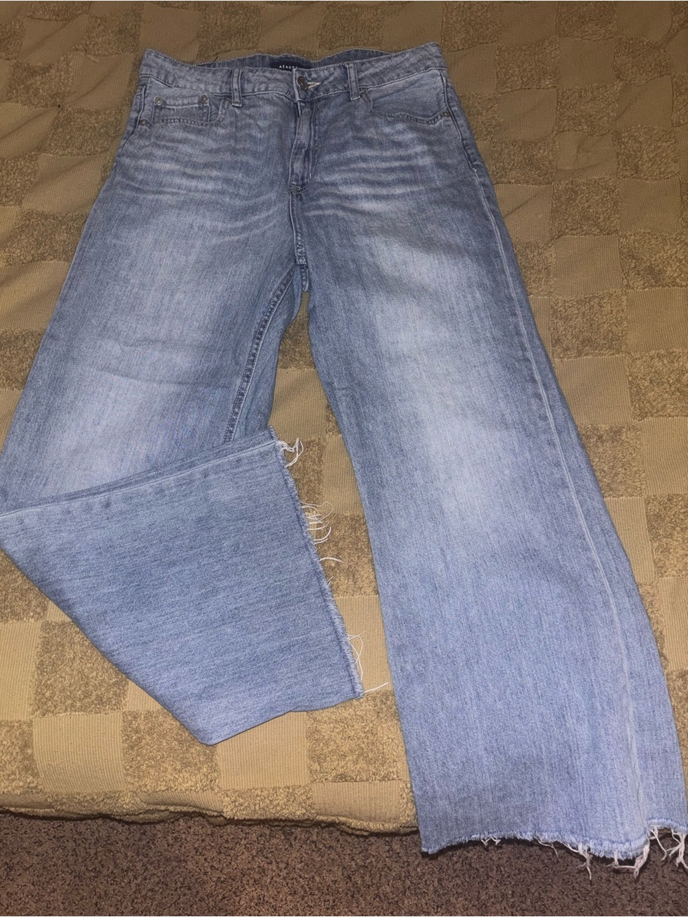 Aeropostale woman’s Light Blue wide leg Jeans cropped
